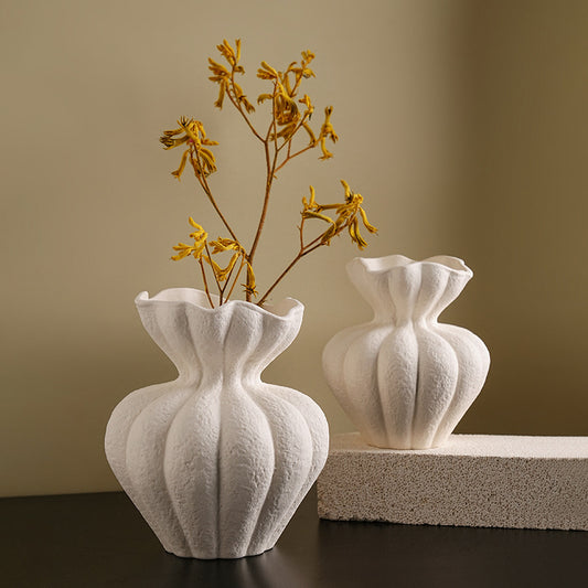 French-style white elegant decorative vase